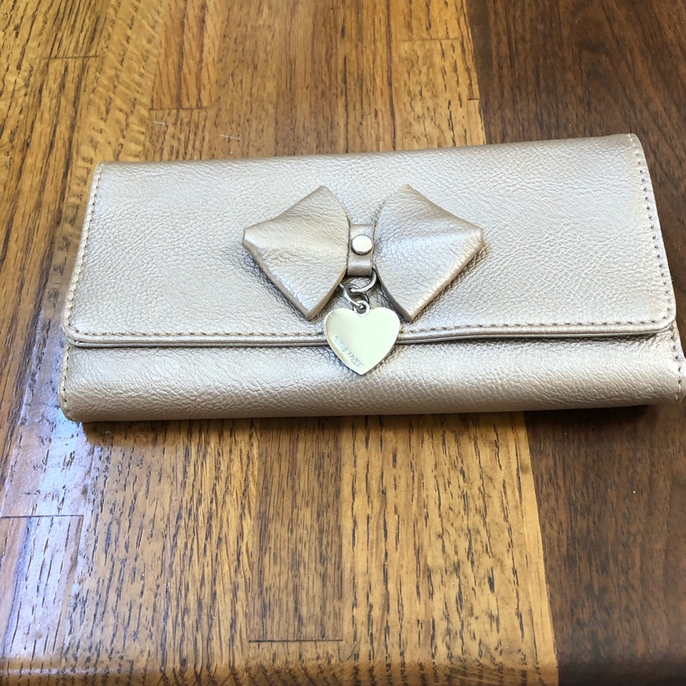 Nine West Taupe metallic wallet
